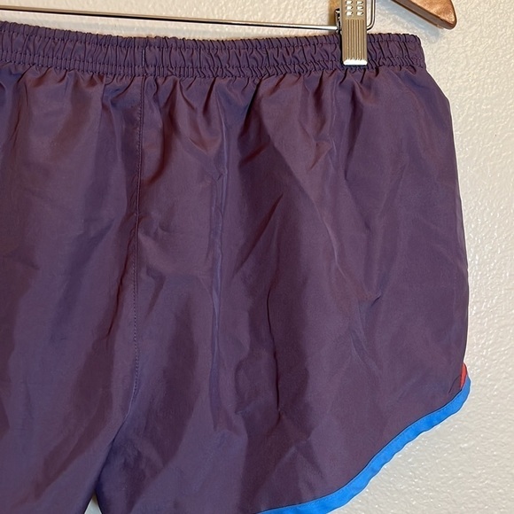 𝅺NIKE Athletic Running Shorts - Picture 8 of 13